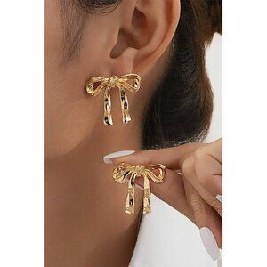 Wavy Textured Bow Earrings